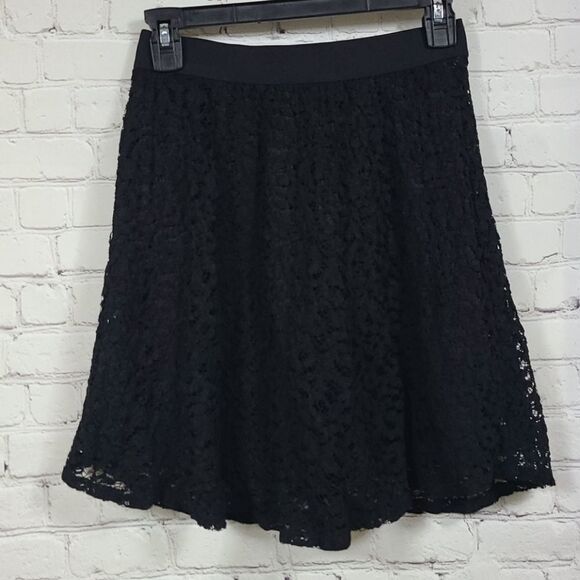 LC Lauren Conrad Boho Chic Soft Black Lace Overlay Swing Lined Skirt XS - Picture 1 of 9